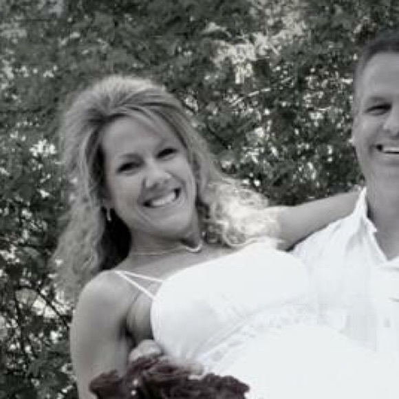 Meet your Posher, Leslie - Picture 1 of 1